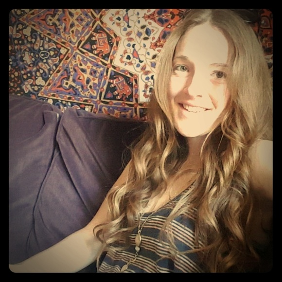 Meet your Posher, Sarah - Picture 2 of 2