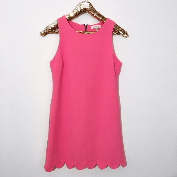 Monteau Dresses & Skirts - Monteau Pink Scalloped Shift Dress