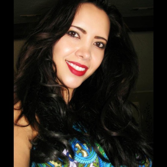 Meet the posher ❤️🌺 Yvonne - Picture 2 of 2