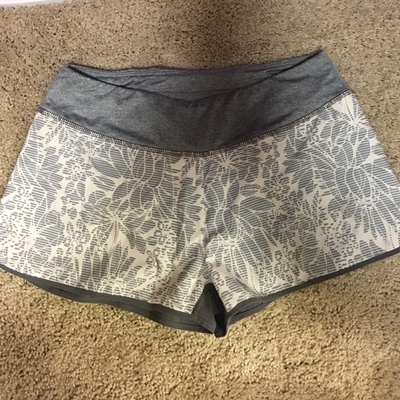 MPG SHORTS SIZE SMALL