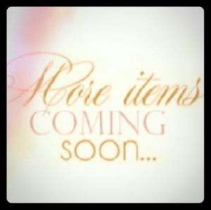 💋 MORE ITEMS COMING SOON 💋