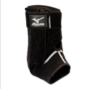 Mizuno Ankle Brace (S, for right ankle)