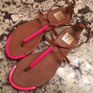 DV by dolce vita tan and neon pink sandals sz 7.5