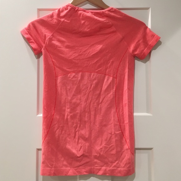 Fabletics running tee - Picture 2 of 2