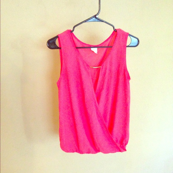 Sleeveless blouse
