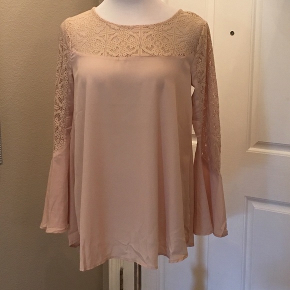 Lace & Bell Sleeve Blouse - Picture 4 of 4