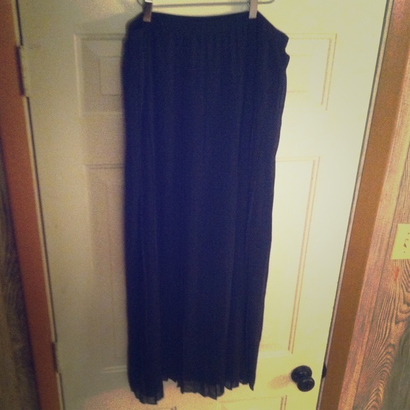 Sparkle & Fade skirt! #UrbanOutfitters