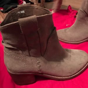 Dolce Vita Grayden taupe suede ankle bootie