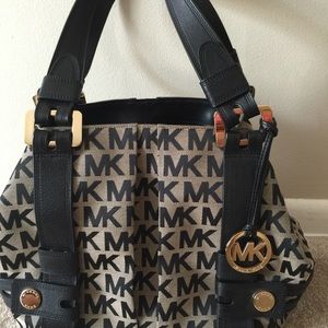 Michael Kors Harness Shoulder-Authentic -LIKE NEW