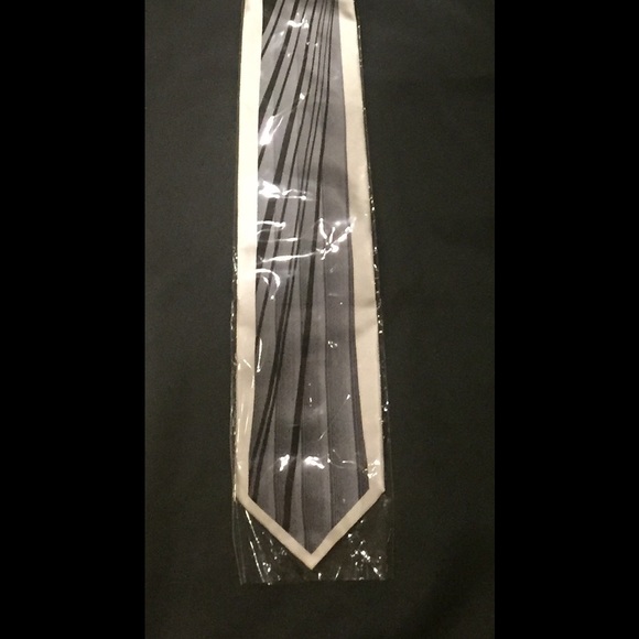 Men's tie - Picture 1 of 2