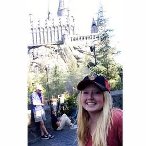 Meet your Posher, Becca