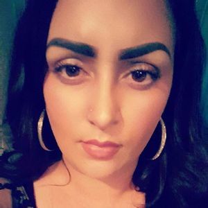 Meet your Posher, Iris