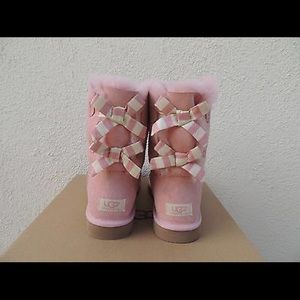 UGG BLUSH PINK BAILEY SIZE 8