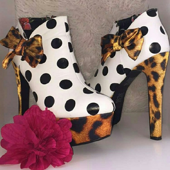 Shoes - Booties