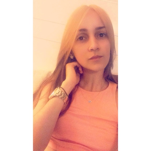 Meet your Posher, Daniela