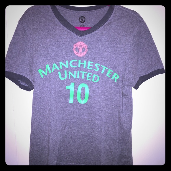 ManU Rooney's v-beck jersey