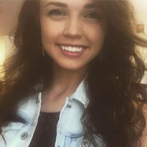 Meet your Posher, Makayla