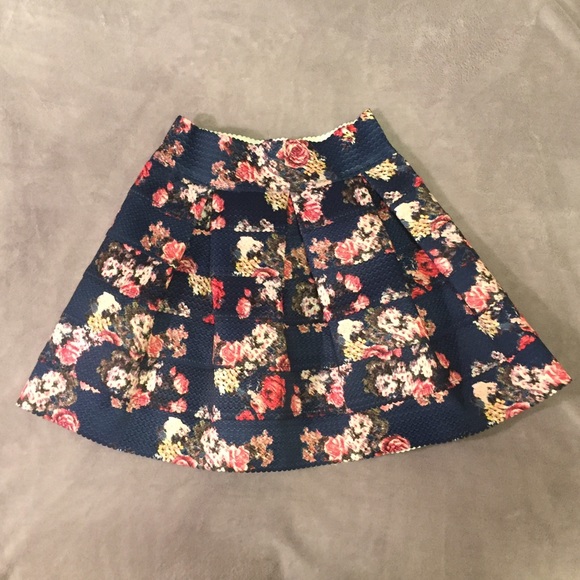 High-waisted Mini Skirt