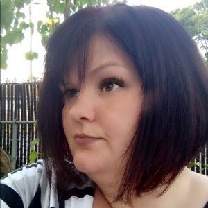 Meet your Posher, Jillian