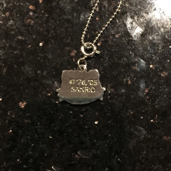Hello Kitty Necklace - Picture 3 of 4