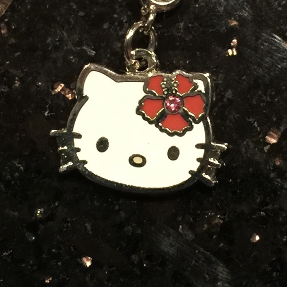 Hello Kitty Necklace - Picture 4 of 4