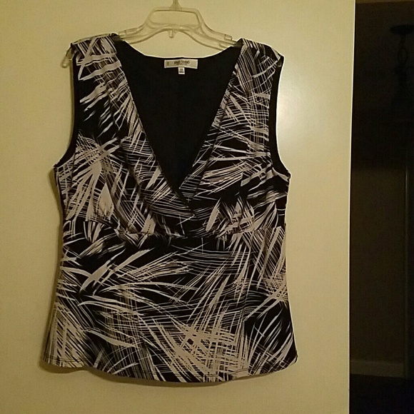 Jones Studio Sleeveless Blouse