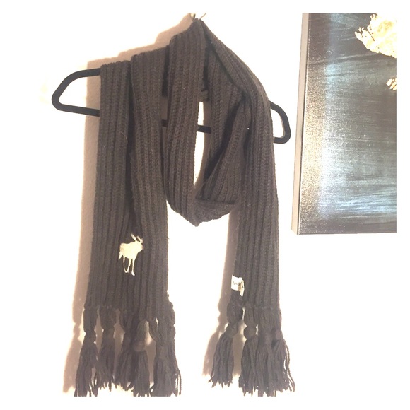 Long Brown Abercrombie & Fitch Knit Scarf