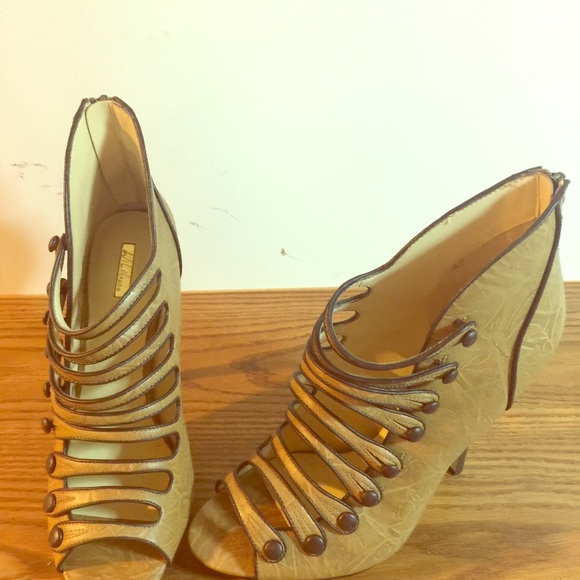 Size 10. Shoes
