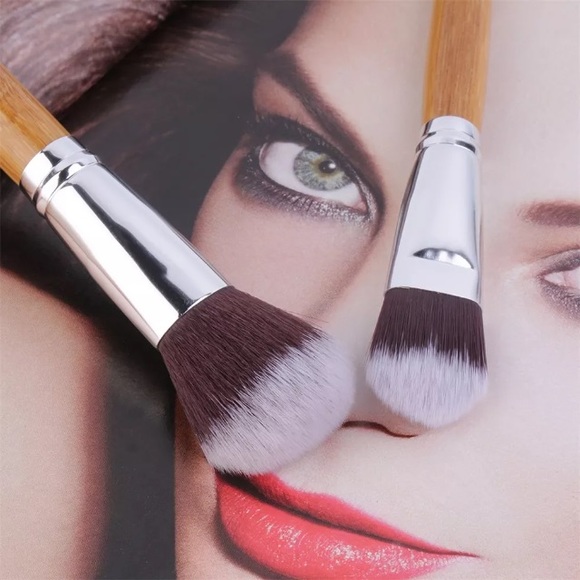 Almost Sold Out! 11 piece bamboo brush kit💄😍💄 LAST TWO ‼️ - Picture 3 of 4