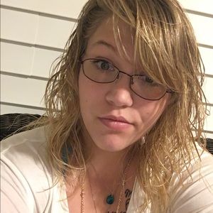 Meet your Posher, Farrah