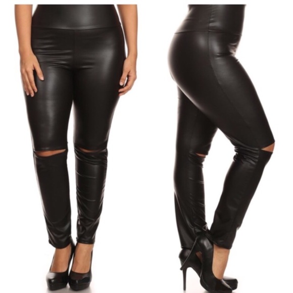 T.La Pants - 💥HP 12/6💥FAUX LEATHER LEGGINGS WITH SPLIT KNEE