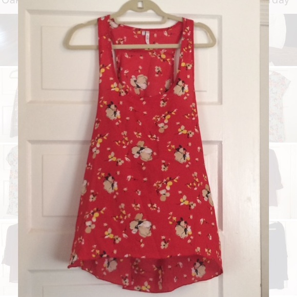 Flowy, floral tank top.