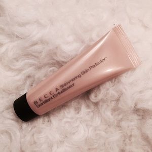 NEW💕 Becca shimmering skin Perfector in Moonstone