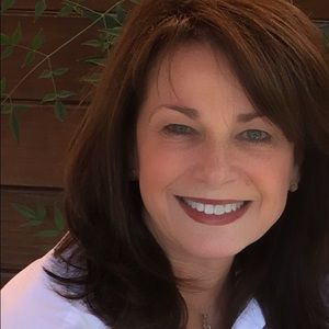 Meet your Posher, Debra