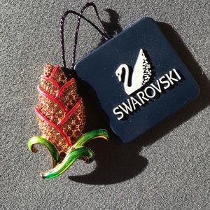 Authentic Swarovski Flower Pin NWT Mint Condition