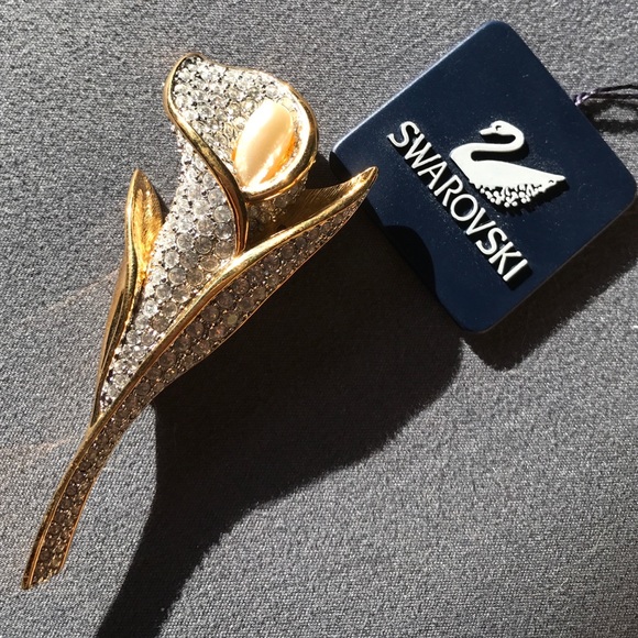 Authentic Swarovski Large Flower Pin Perfect NWOT