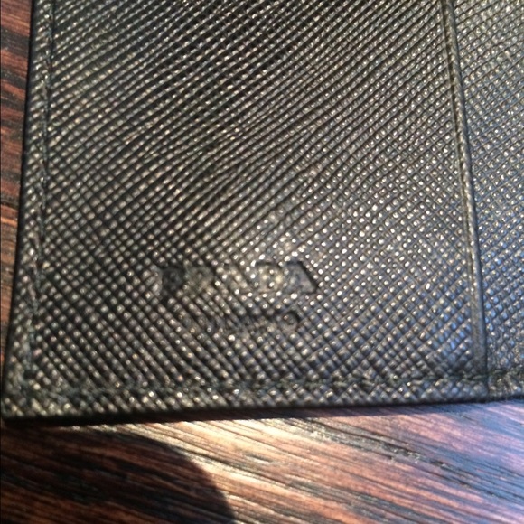 Authentic Prada key holder - Picture 3 of 4