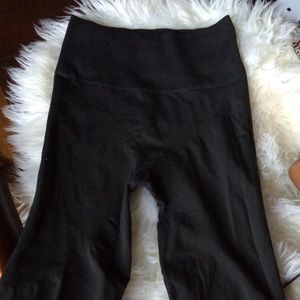 Lululemon High-Waisted 7/8 Zone In Pant Size 6