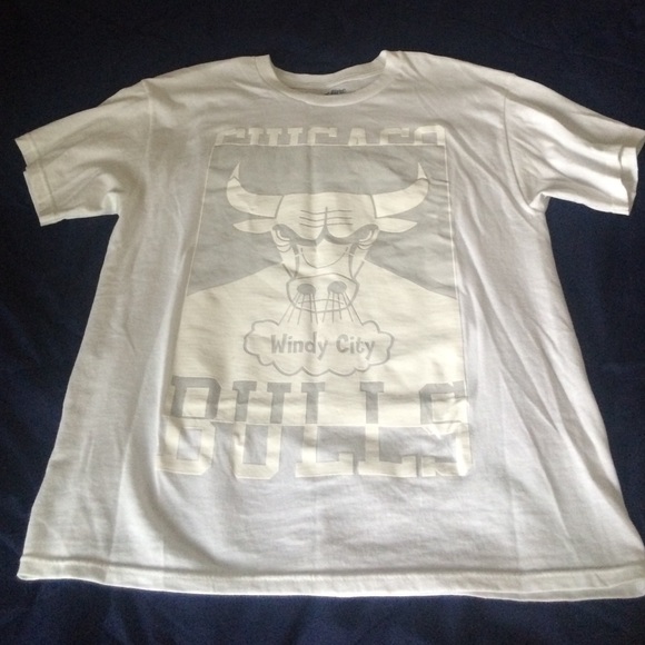 Hardwood Classics Large Chicago Bulls Tee - Picture 1 of 2