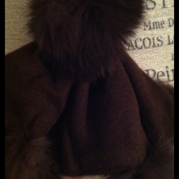 NWOT Espresso Fur Trimmed Muffler - Picture 2 of 2