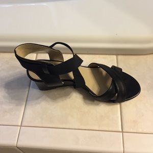 Adrienne Vittadini sandal