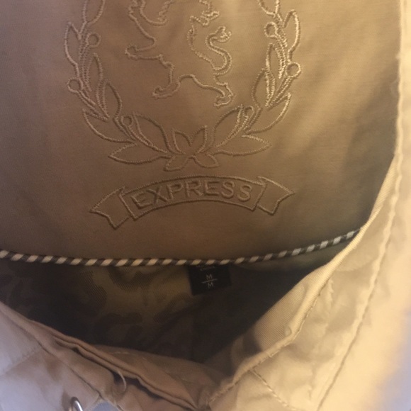 Nice light coat - Picture 2 of 4