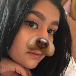 Meet your Posher, Alma