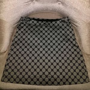 Limited skirt