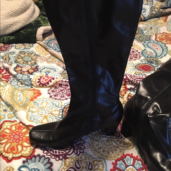 Healed boot - Picture 3 of 4