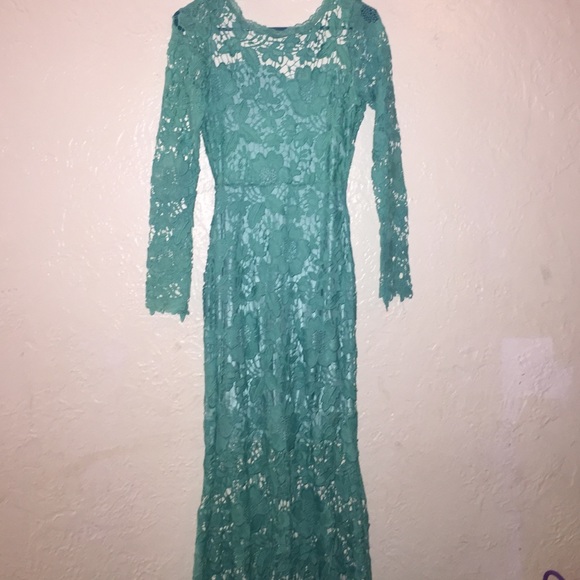 Long mermaid dress lace