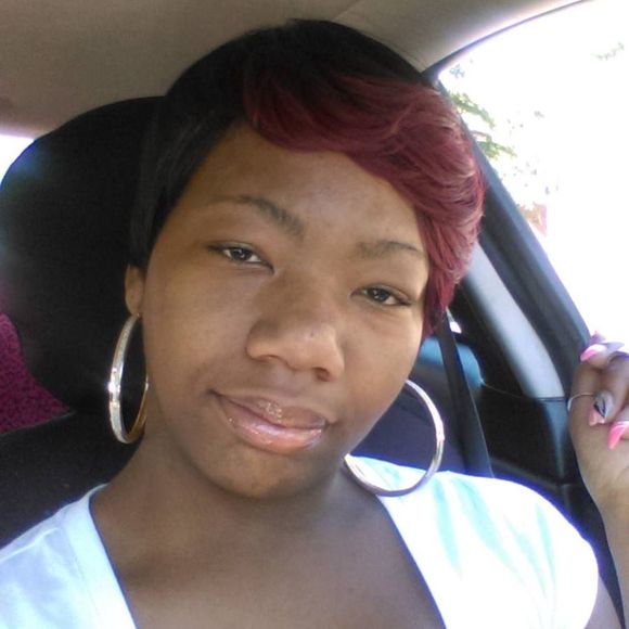 Meet your Posher, Iesha