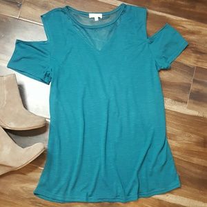 Cold Shoulder umgee top