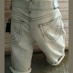 True Religion Men's 1/2 Dean No Flap Shorts!!?