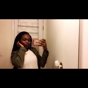 Meet your Posher, Constance